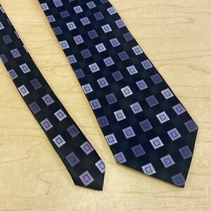 D-8 ALEXANDER Julian tie